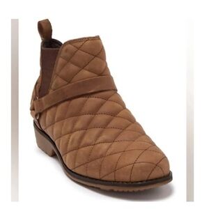TEVA De La Vina Dos Chelsea Boots quilted tan size 7